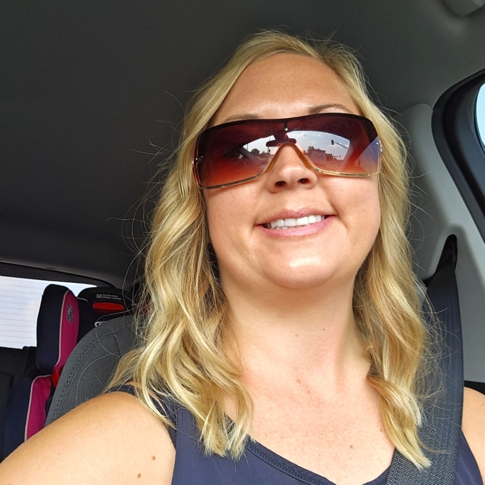 Meet your Posher, Kelly